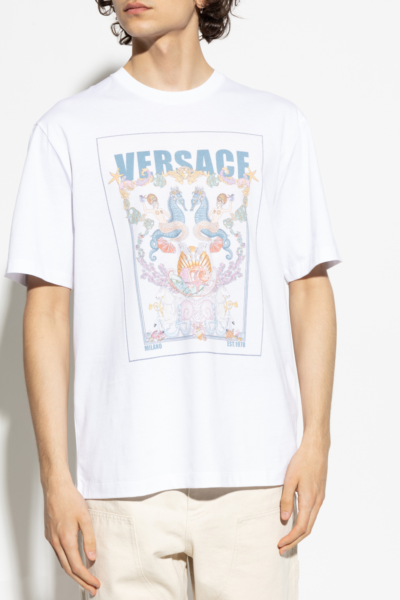 【送料&関税込】Versace T-shirt With Colorful Print Versace T-shirt with colorful print | Men's Clothing | Vitkac